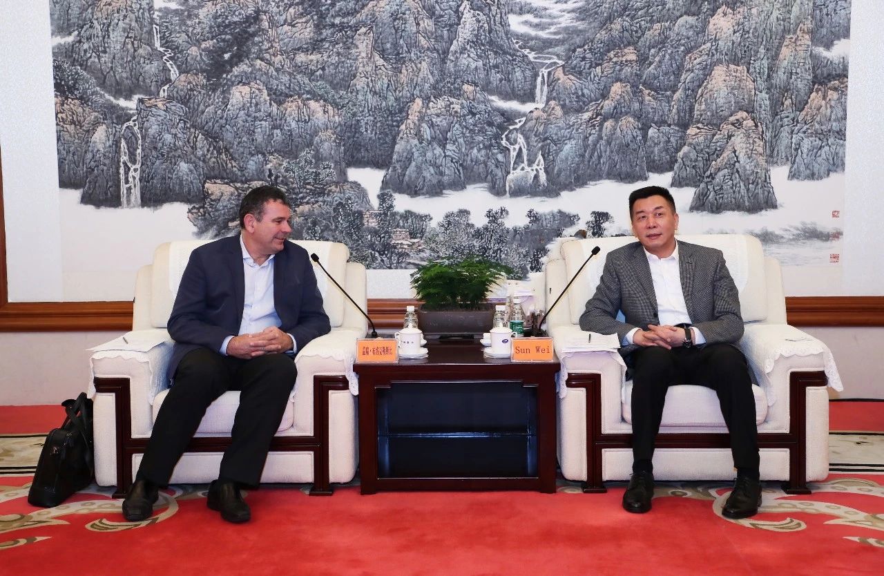 孫偉會(huì)見(jiàn)Navig8集團(tuán)主席Gary Brocklesby