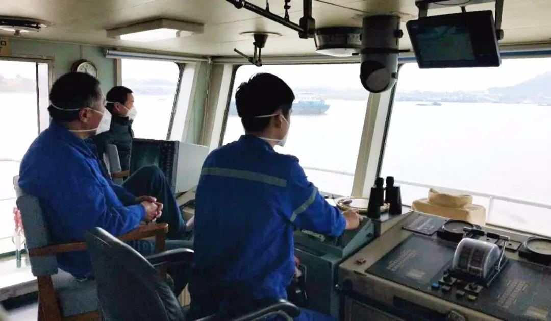 2月24日,“武船拖一號(hào)”開(kāi)赴武昌碼頭待命